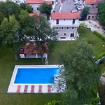 Stara Kuca Estate * Ljubuški