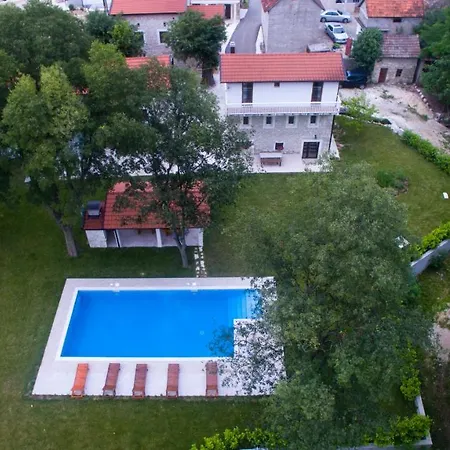 Stara Kuca Estate * Ljubuški