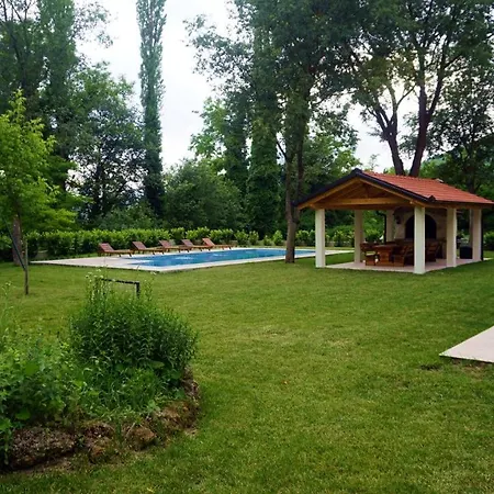 Villa Stara Kuca Estate *