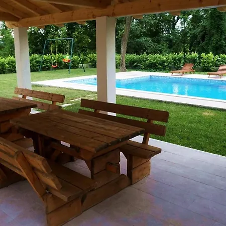 Villa Stara Kuca Estate *