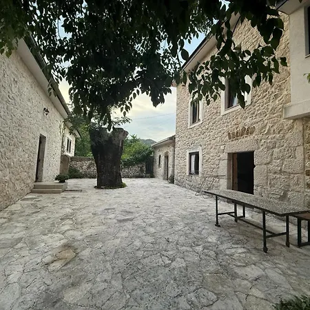 Villa Stara Kuca Estate *