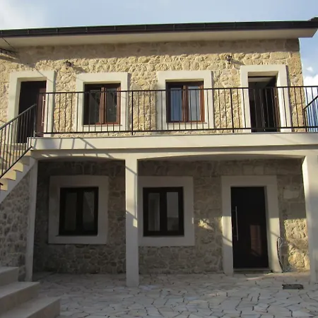 Stara Kuca Estate *