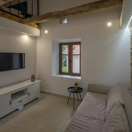 Stara Kuca Estate