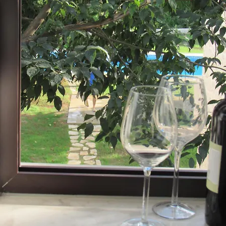 Villa Stara Kuca Estate Liyubuşka